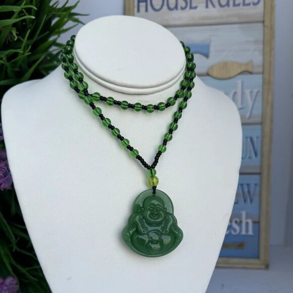BUDDHA NECKLACE / Faux Jade like resin - Picture 1 of 1